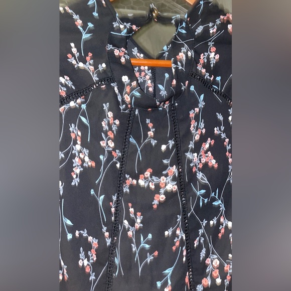 SIENNA SKY FLORAL BLOUSE, WOMEN’S SIZE XS - Picture 16 of 16
